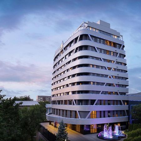 Doubletree By Hilton Almaty Hotell Eksteriør bilde