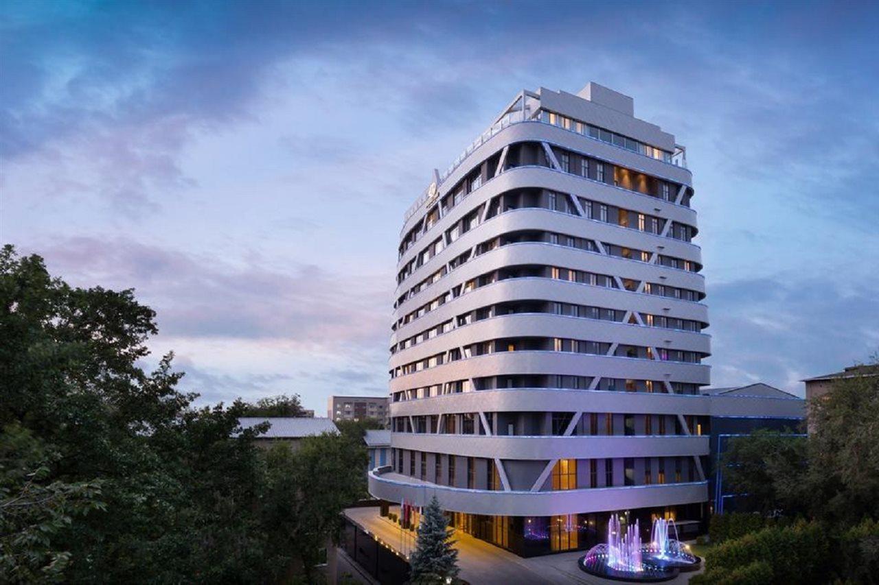 Doubletree By Hilton Almaty Hotell Eksteriør bilde