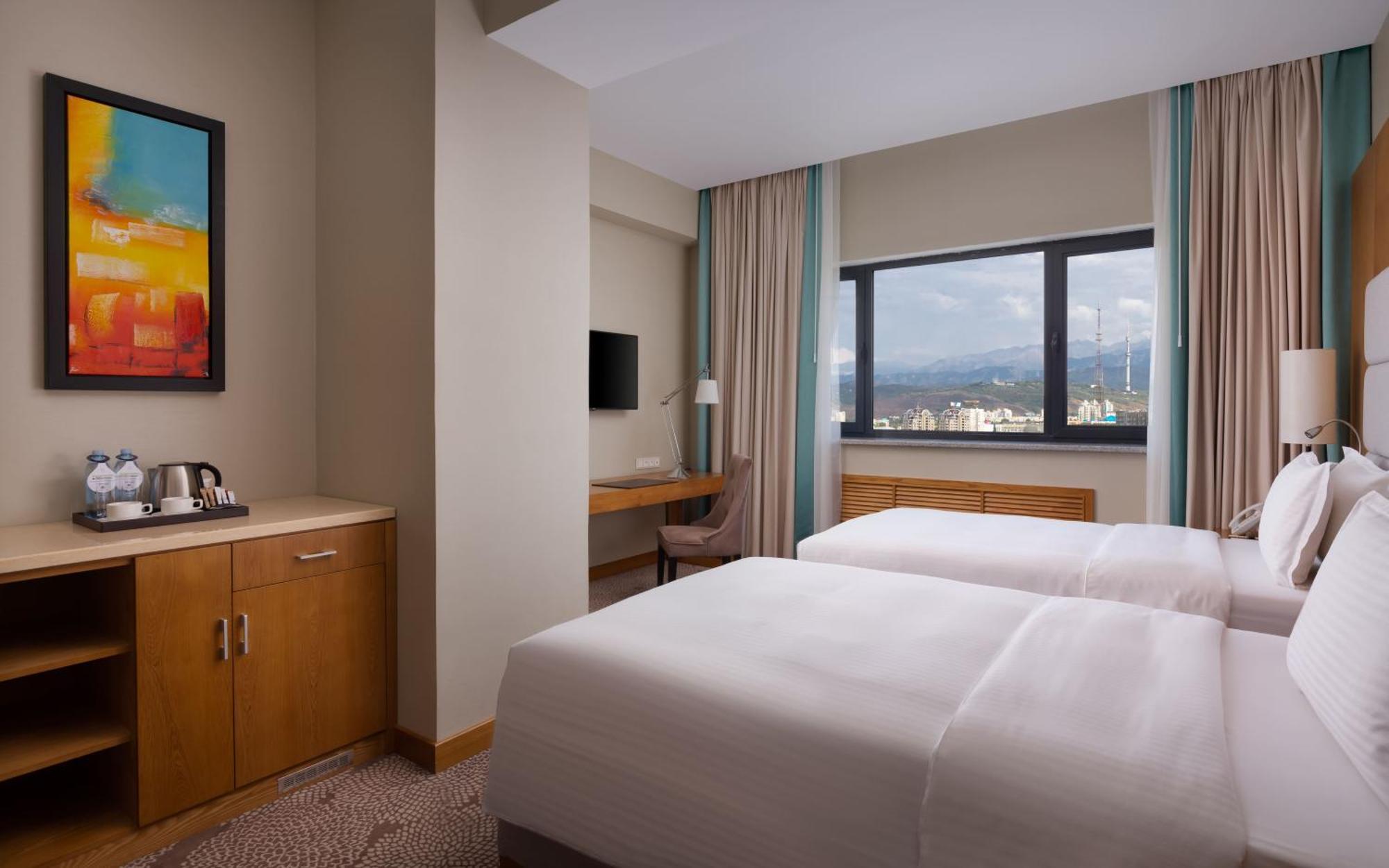 Doubletree By Hilton Almaty Hotell Eksteriør bilde