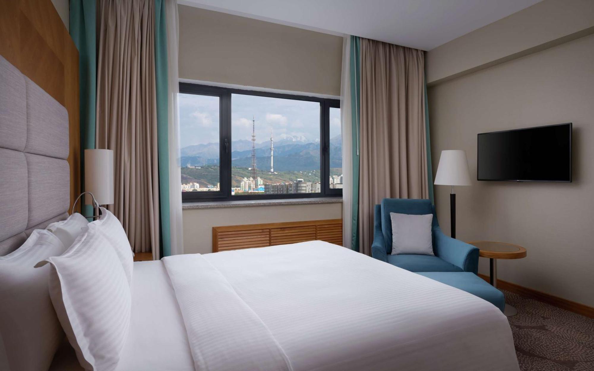 Doubletree By Hilton Almaty Hotell Eksteriør bilde