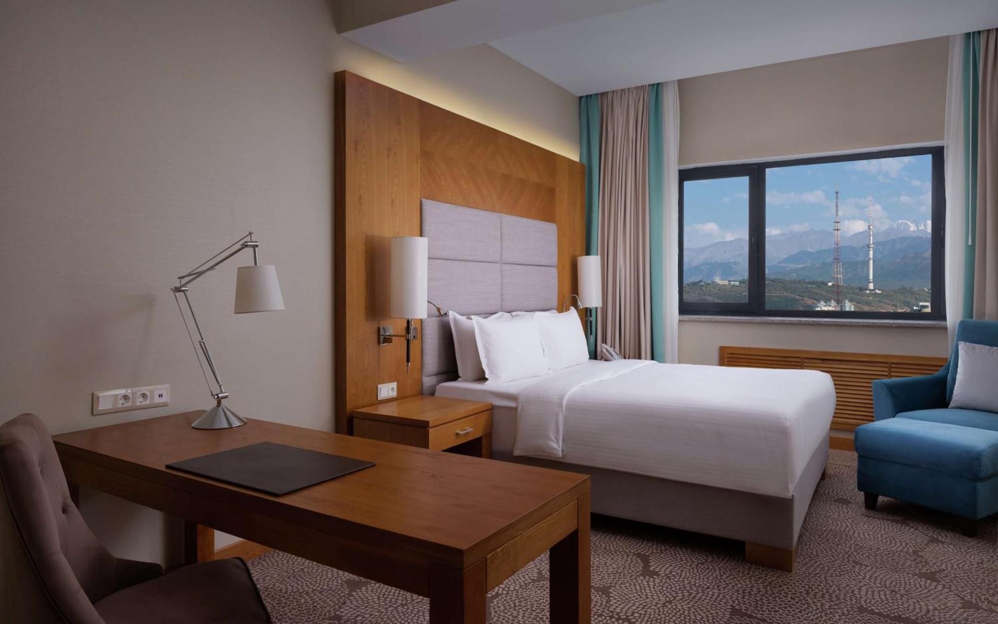 Doubletree By Hilton Almaty Hotell Eksteriør bilde
