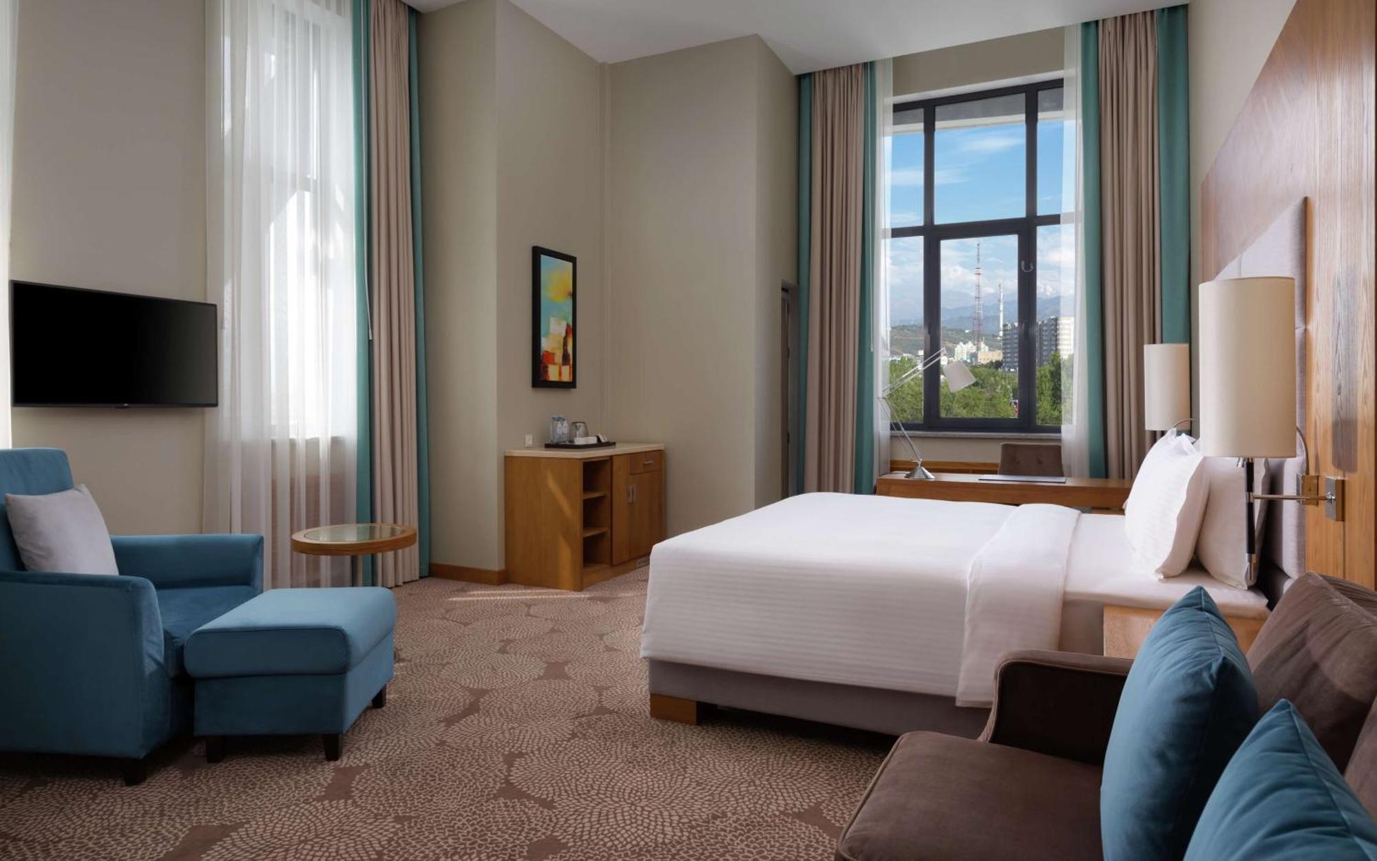 Doubletree By Hilton Almaty Hotell Eksteriør bilde