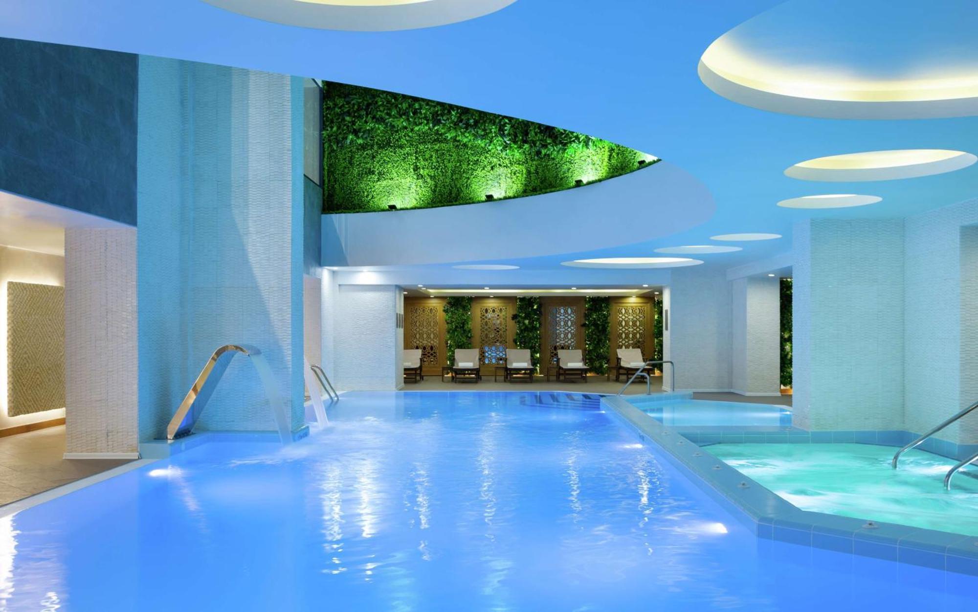 Doubletree By Hilton Almaty Hotell Eksteriør bilde