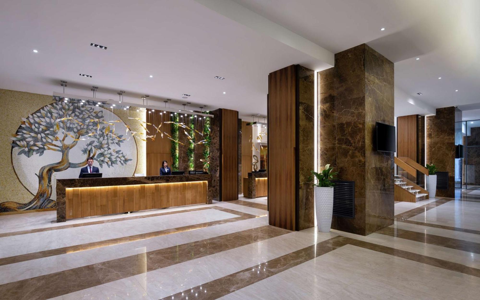 Doubletree By Hilton Almaty Hotell Eksteriør bilde