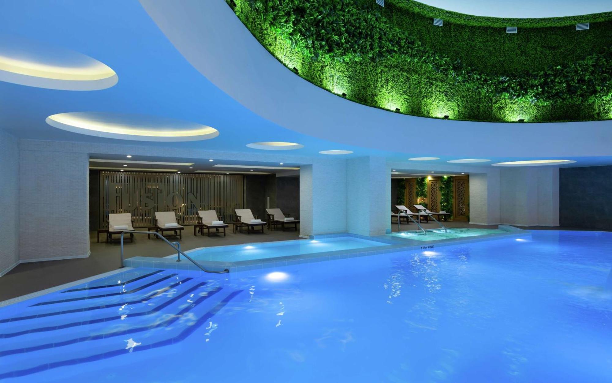 Doubletree By Hilton Almaty Hotell Eksteriør bilde