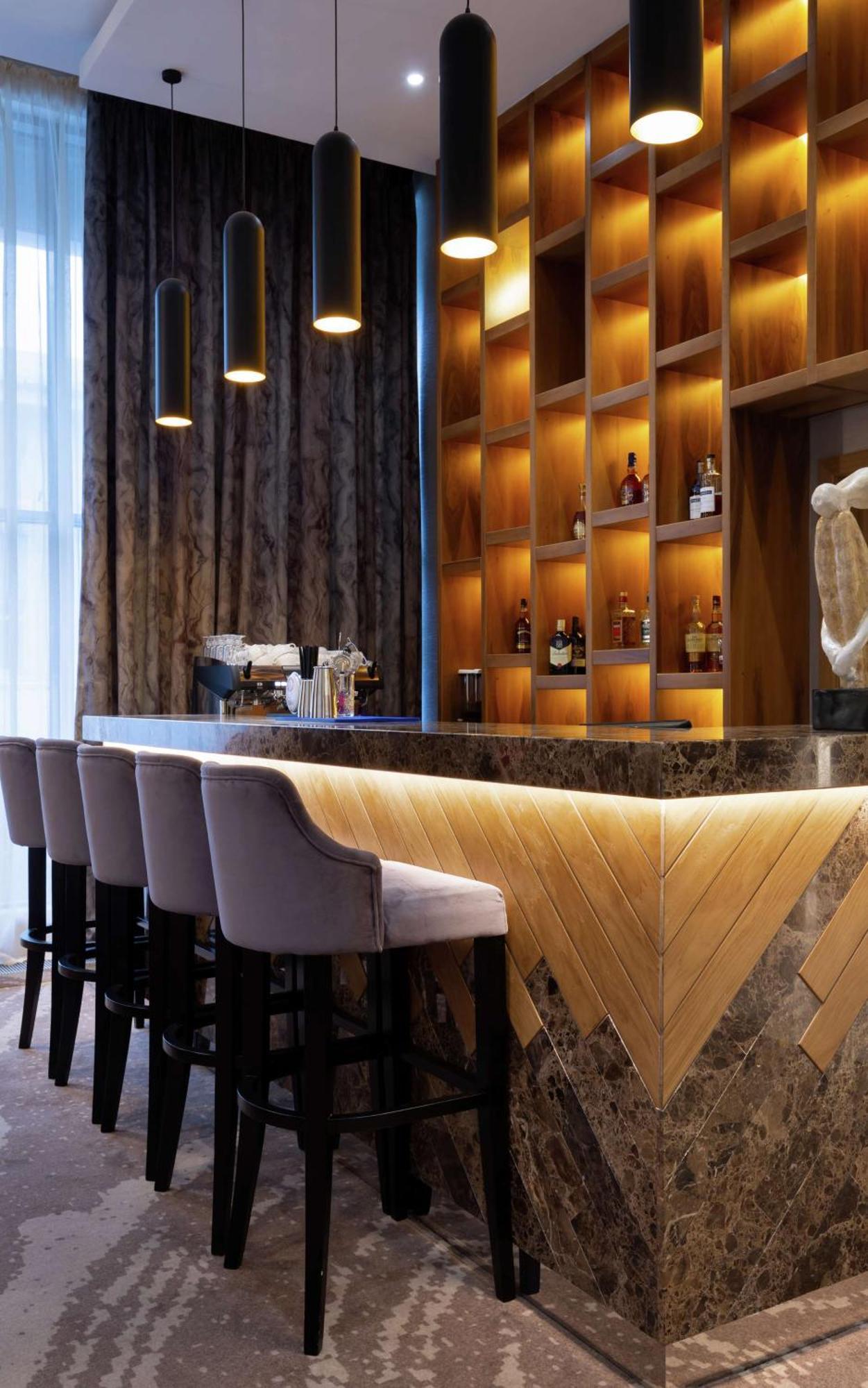 Doubletree By Hilton Almaty Hotell Eksteriør bilde